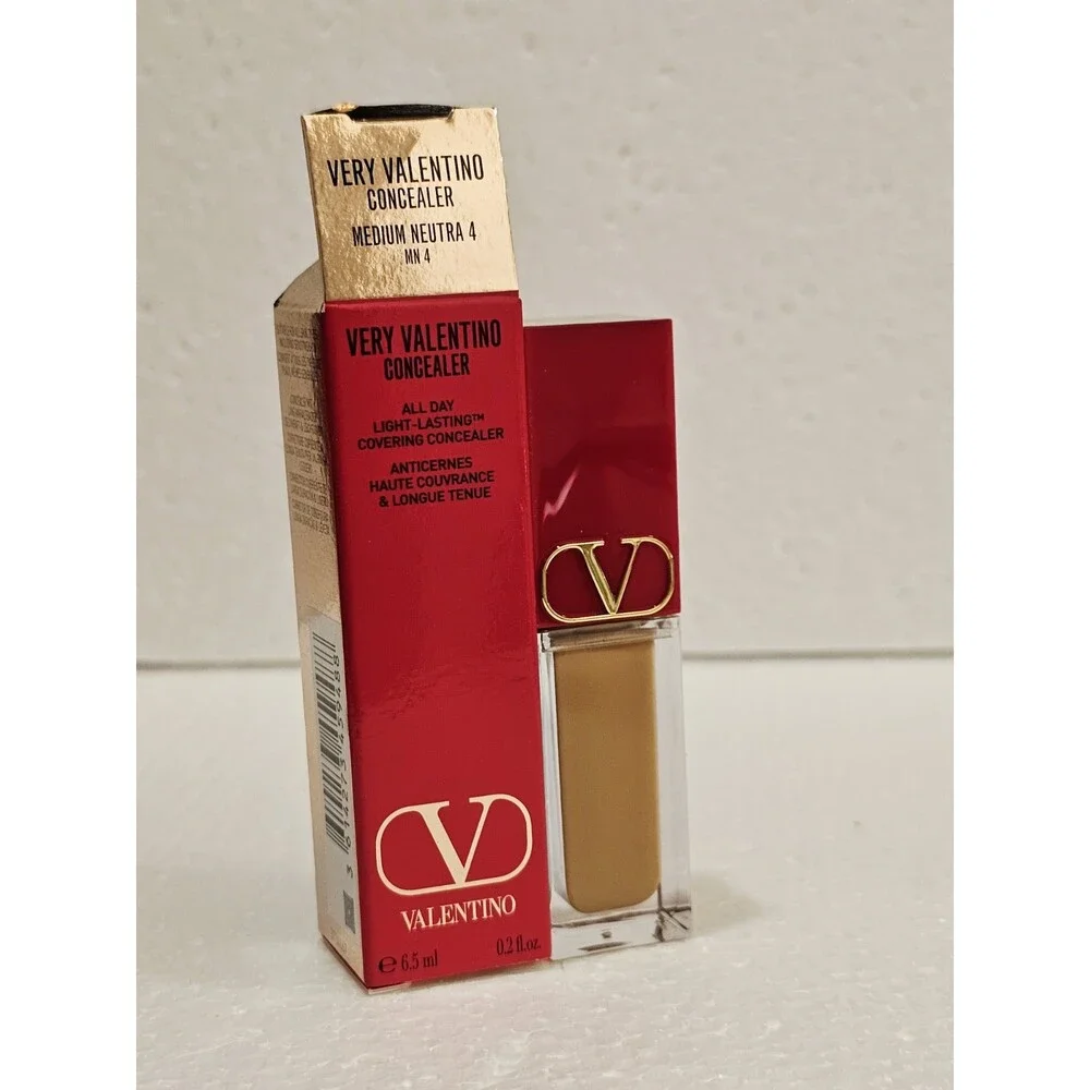 Valentino Very Valentino Concealer in the shade MN4